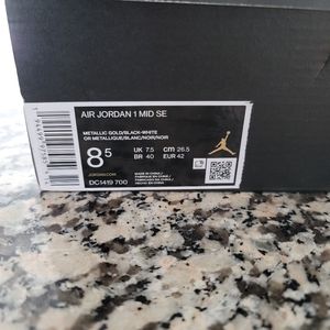 Air Jordan 1 Mid